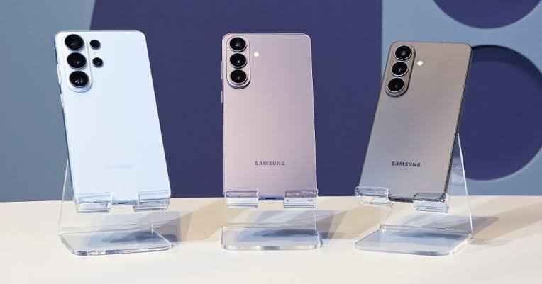 Samsung Galaxy S26+ 2026: 5 Reasons It Will Beat the iPhone 17 Pro